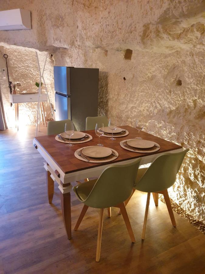 La Grotte Du Bonheur Apartment Cangey Екстериор снимка