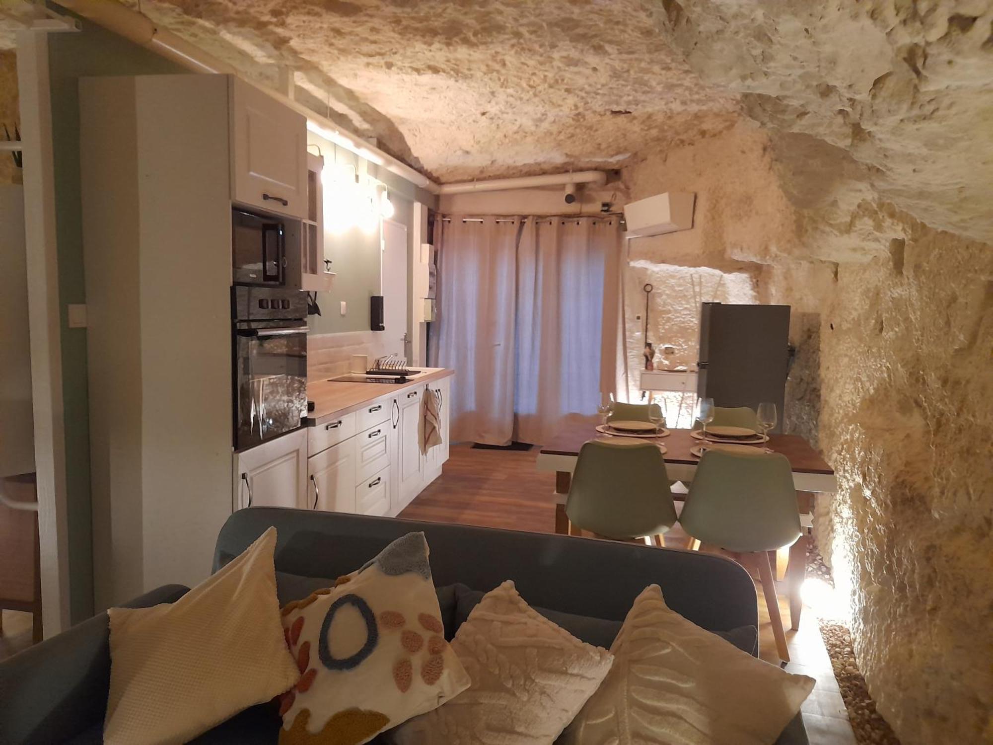 La Grotte Du Bonheur Apartment Cangey Екстериор снимка